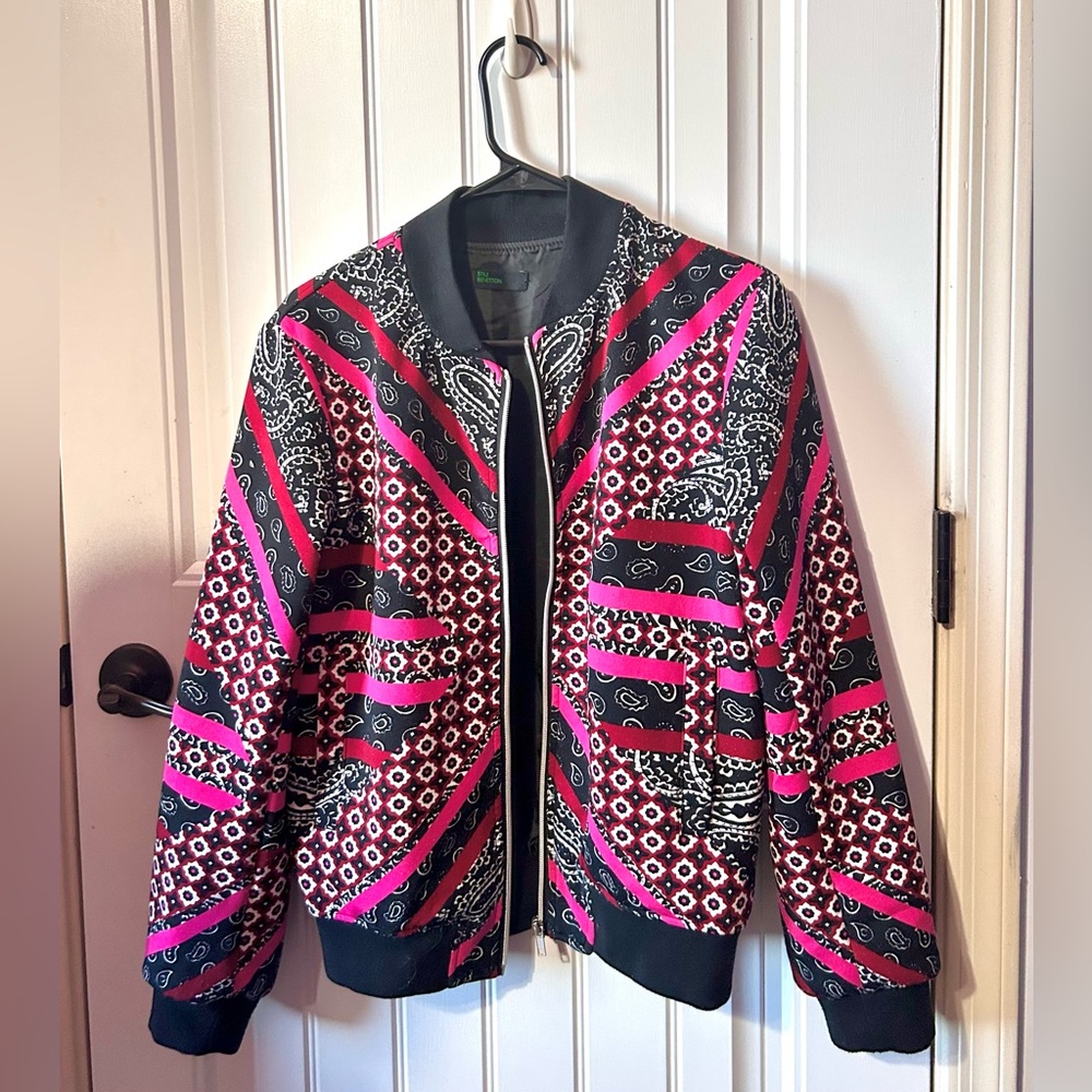 Jacket/Pullover- warm- stylish